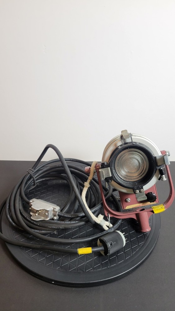 Mole Richardson Type 3131 Molequartz Tweenie Solarspot 300W Tested Works