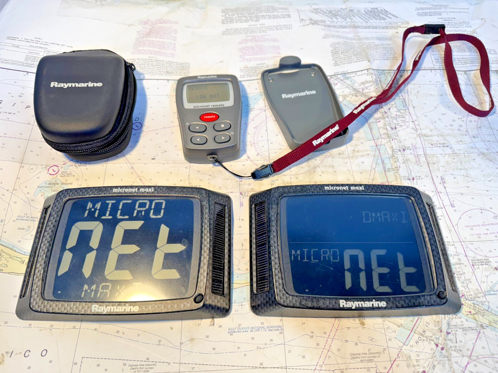 Raymarine Wireless Multi Dual Maxi Display's  (+Wind,+Speed,+Depth + Controller)