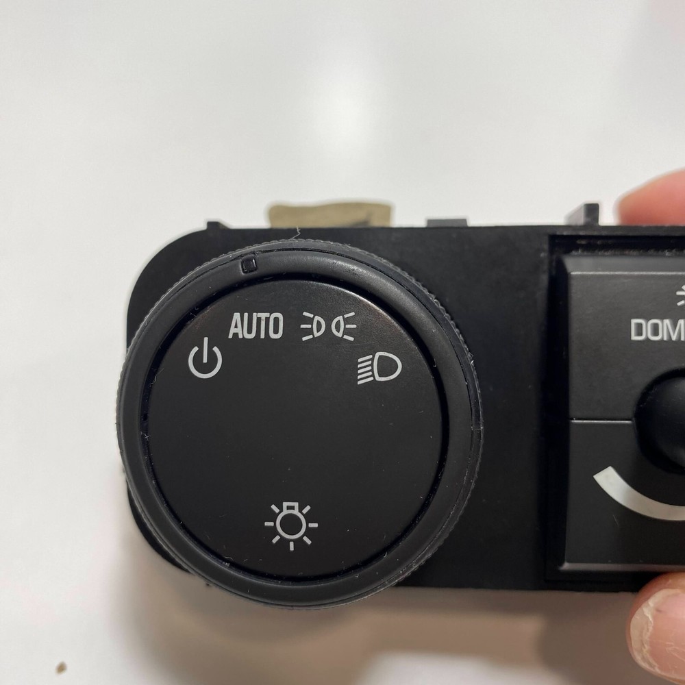 Headlight switch 12-14 SIERRA SILVERADO (non fog light style) (E268)