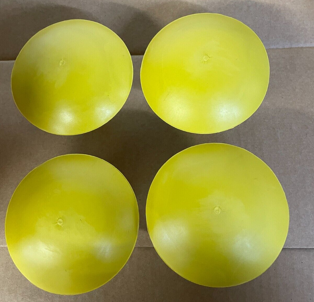 Markwort 4 Pack Molded Rubber Base Plugs (Yellow)