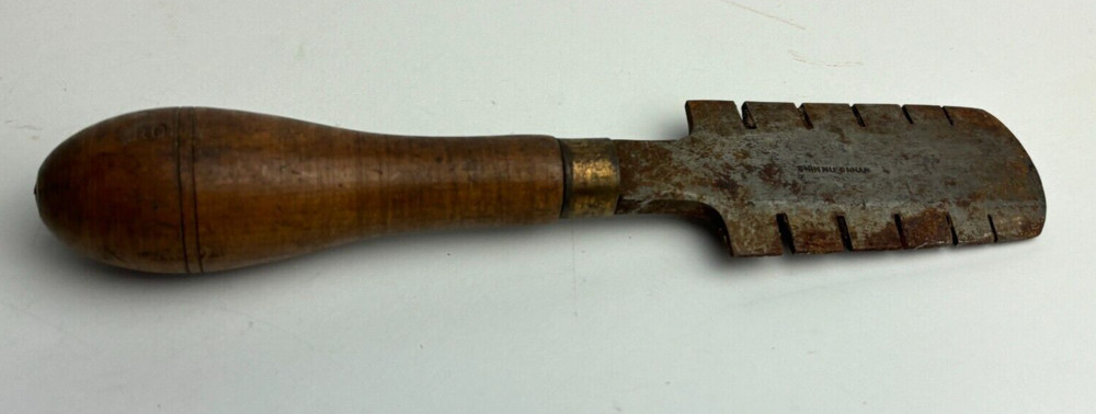 Wynn & Timmins Saw rest - Vintage tool