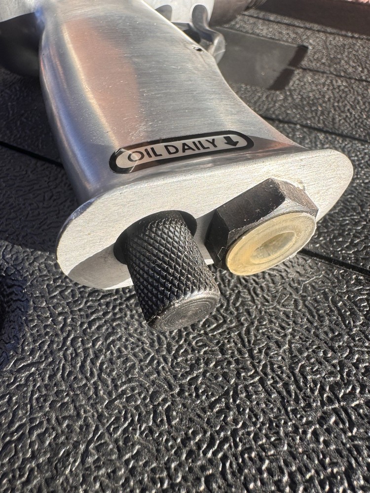 New Devilbiss AT30 Pneumatic Air Chisel Hammer