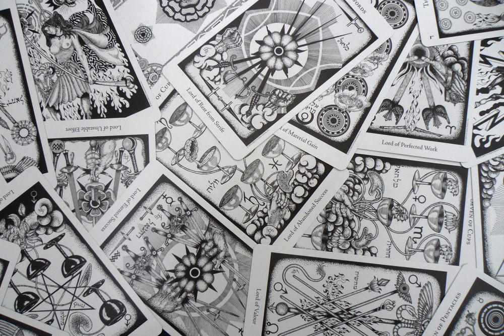 HERMETIC TAROT DECK CARDS ESOTERIC TELLING WHITE BLACK US GAMES SYSTEMS