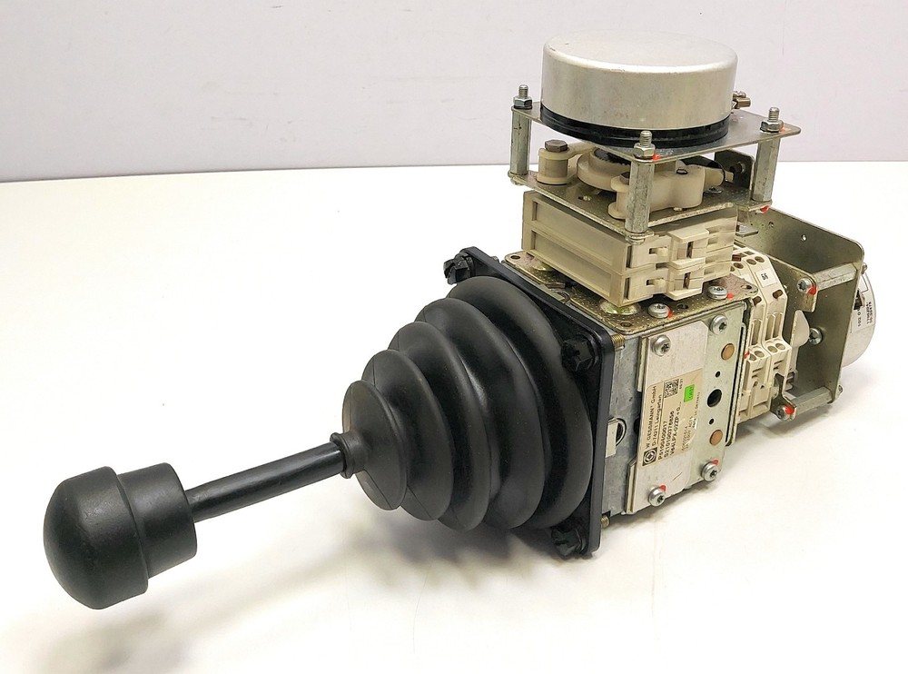 W. Gessmann D-74211 Multi-Axis Joystick Controller P5100400017
