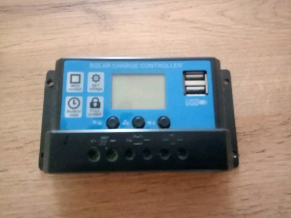 20A 12/24V Solar Panel Charge Controller USB LCD Display