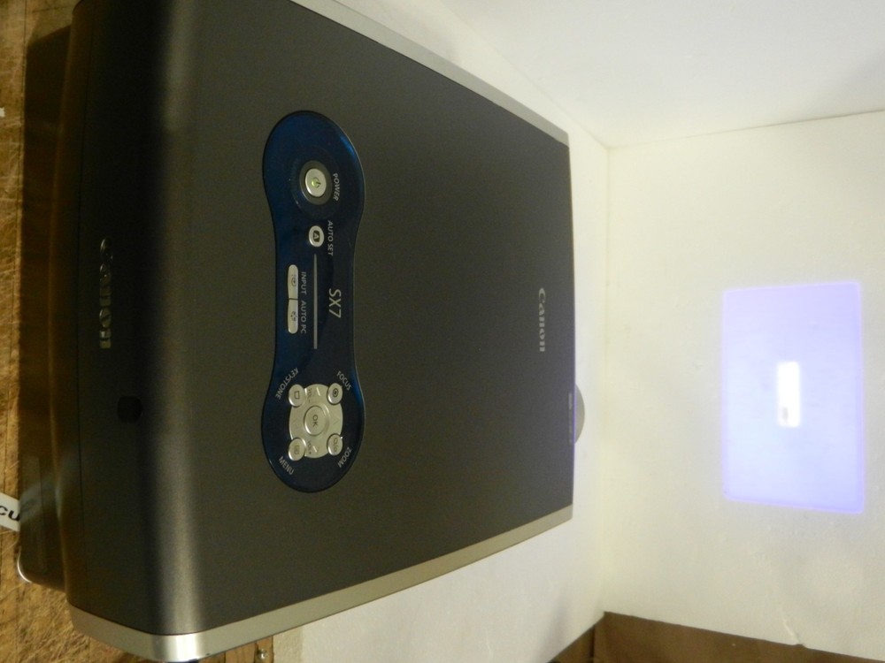 Canon Sx7 Projector Lcd Multimedia/DATA Projector - WORKS