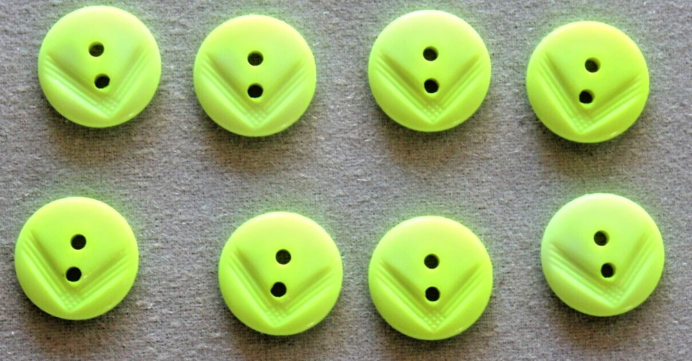 8 x   2  Hole 17mm Plastic Buttons