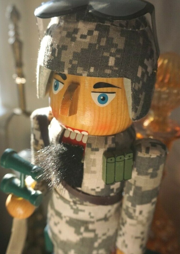 Wooden Limited Edition Nutcracker 14" Solder 2009 Target Brands