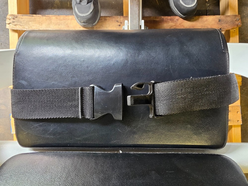 HOIST Low Back Selectorized Machine HS 1225 Commercial