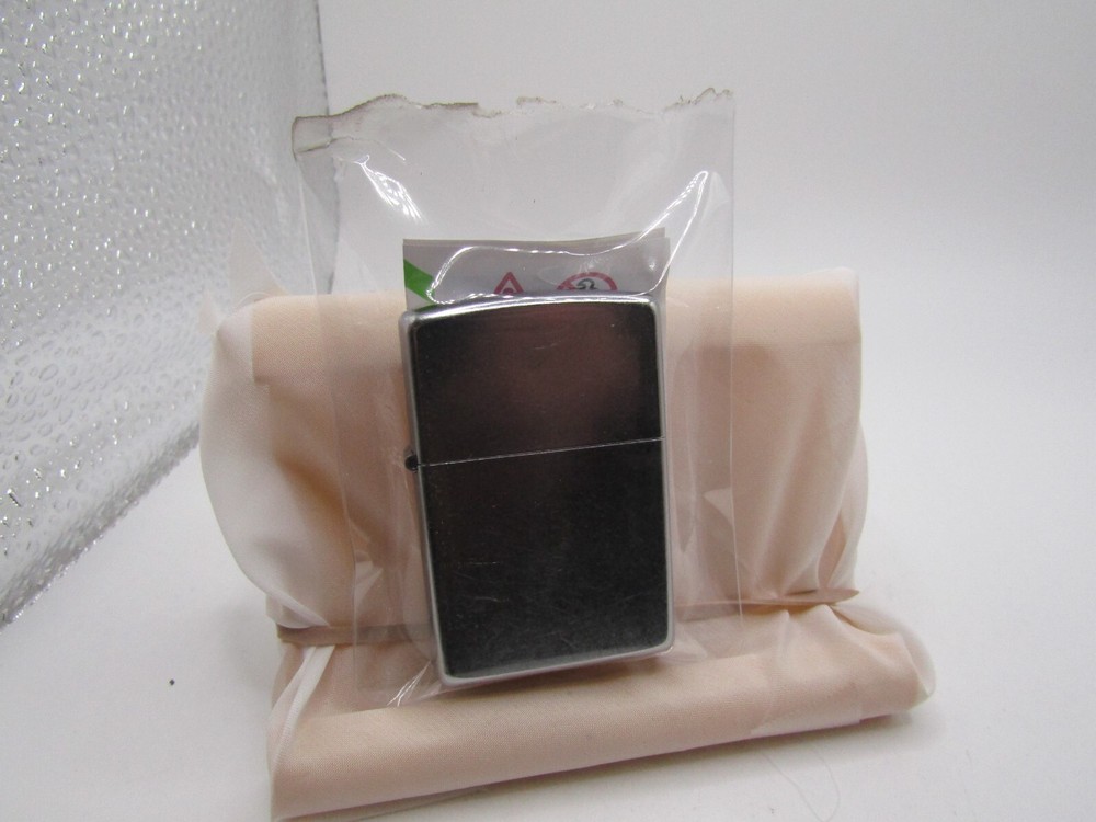 ZIPPIO CIGARETTE LIGHTER MATT FINISH IN UNOPENED PACKAGE & DIRECTIONS *