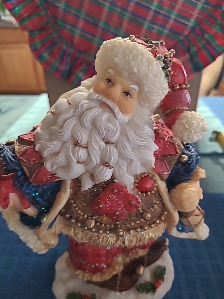 vtg santa Figurine (BIN A)