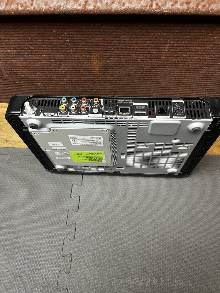 Directv Receiver Box HR44-500, No Power Cord, Powers On, AM11