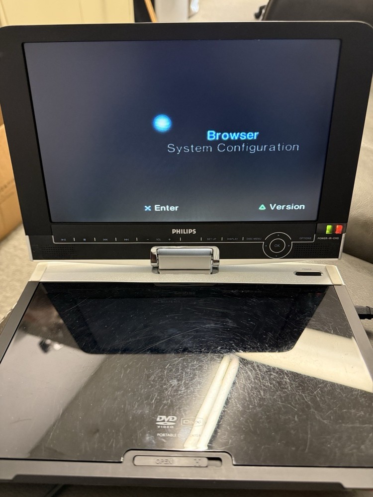 Phillips pet1030 portable DVD player - Tested And Working Fully .