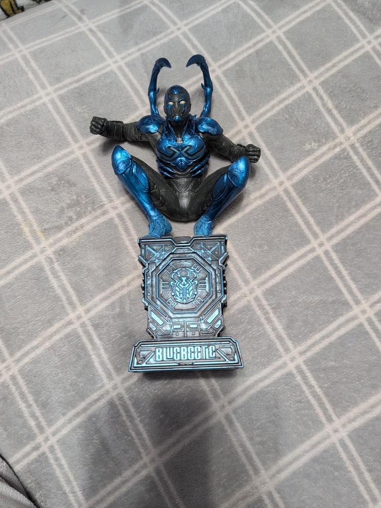 DC Universe Blue Beetle 12 Inch Statue