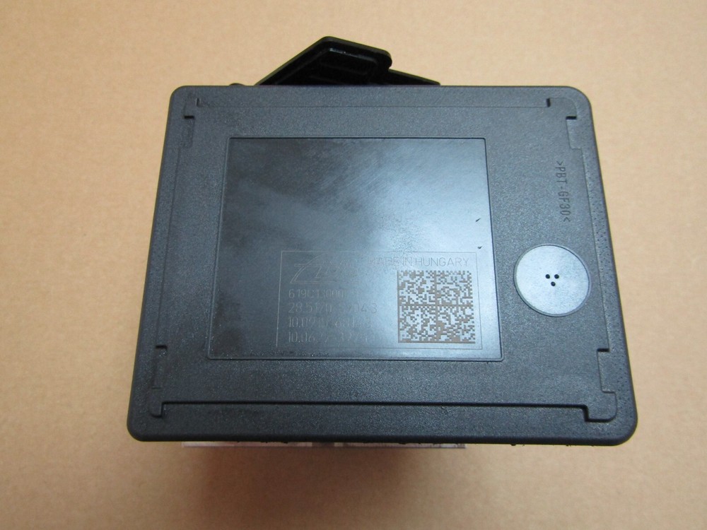 Triumph Rocket 3 GT 2021 ABS pump control unit module (9536)