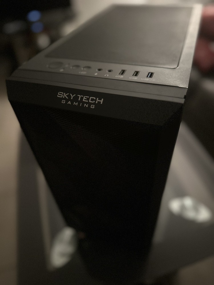 gaming pc used windows 11 desktop Sky Tech Gaming