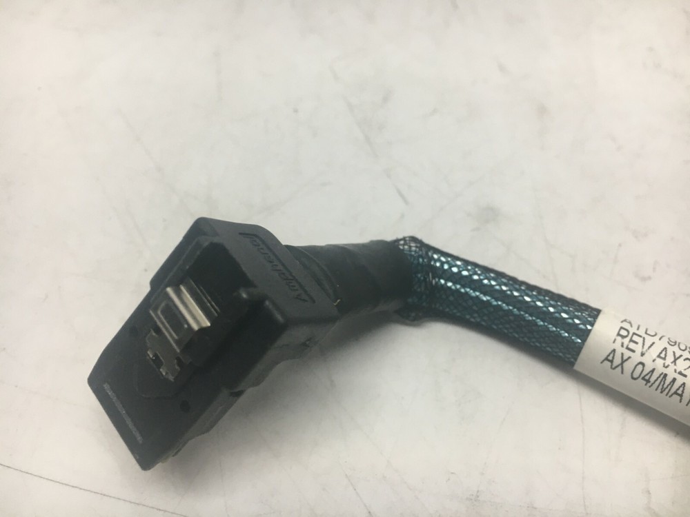 Amphenol Mini SAS RAID Cable ATD7909054EU REV AX2