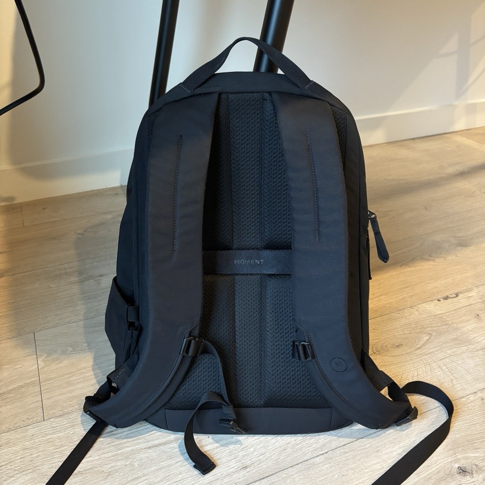 Black Moment Everything 21 liter backpack excellent condition