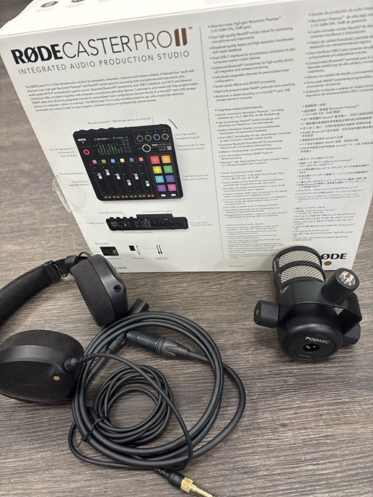 RODECASTER PRO II (B06010318)