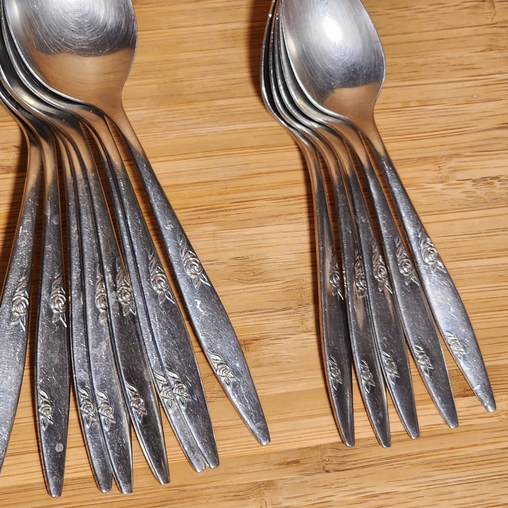 Vintage Oneida Ltd. Rose Duet 34 Pieces