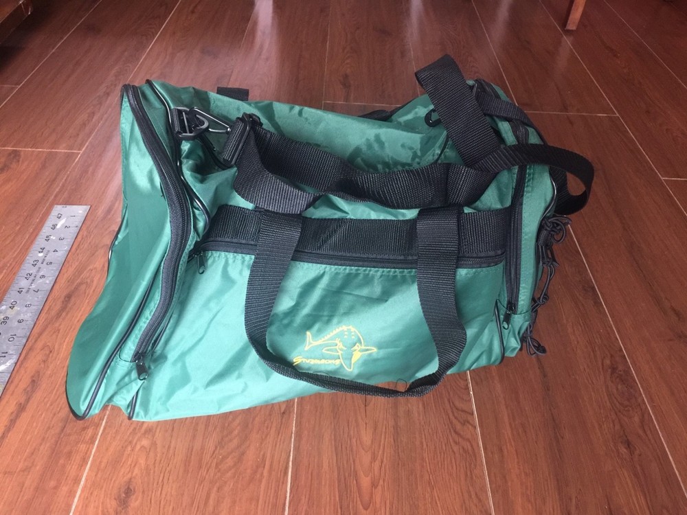 GREEN DUFFLE BAG WITH STURGEON LOGO -