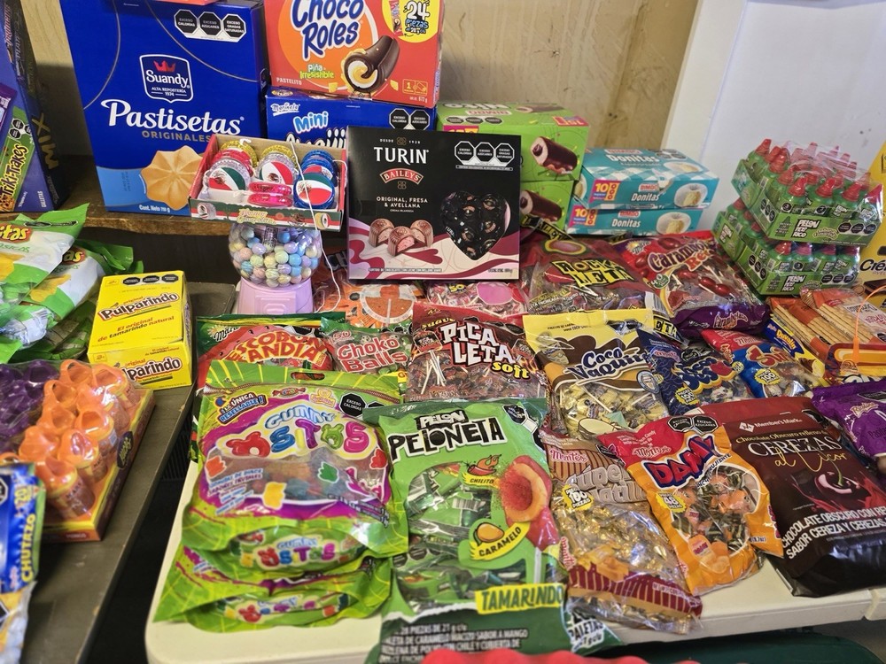 Nestlé, Kinder, Bubu Lubu Assorted Mexican Candy, Cookies, Chips 36 Pack