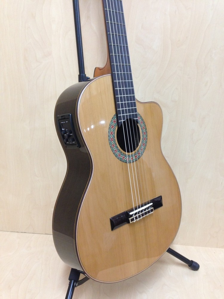 Miguel Rosales HS20CEQN Solid Cedar Top Classical Guitar with EQ + Accessories