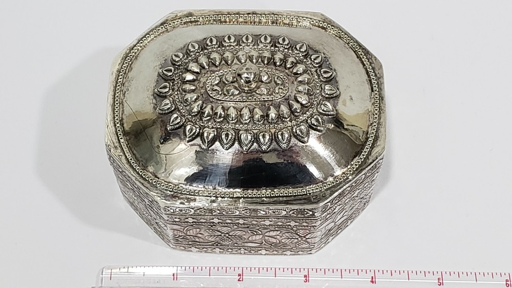 Vintage 800 Silver Hinged Box, Engraved Floral