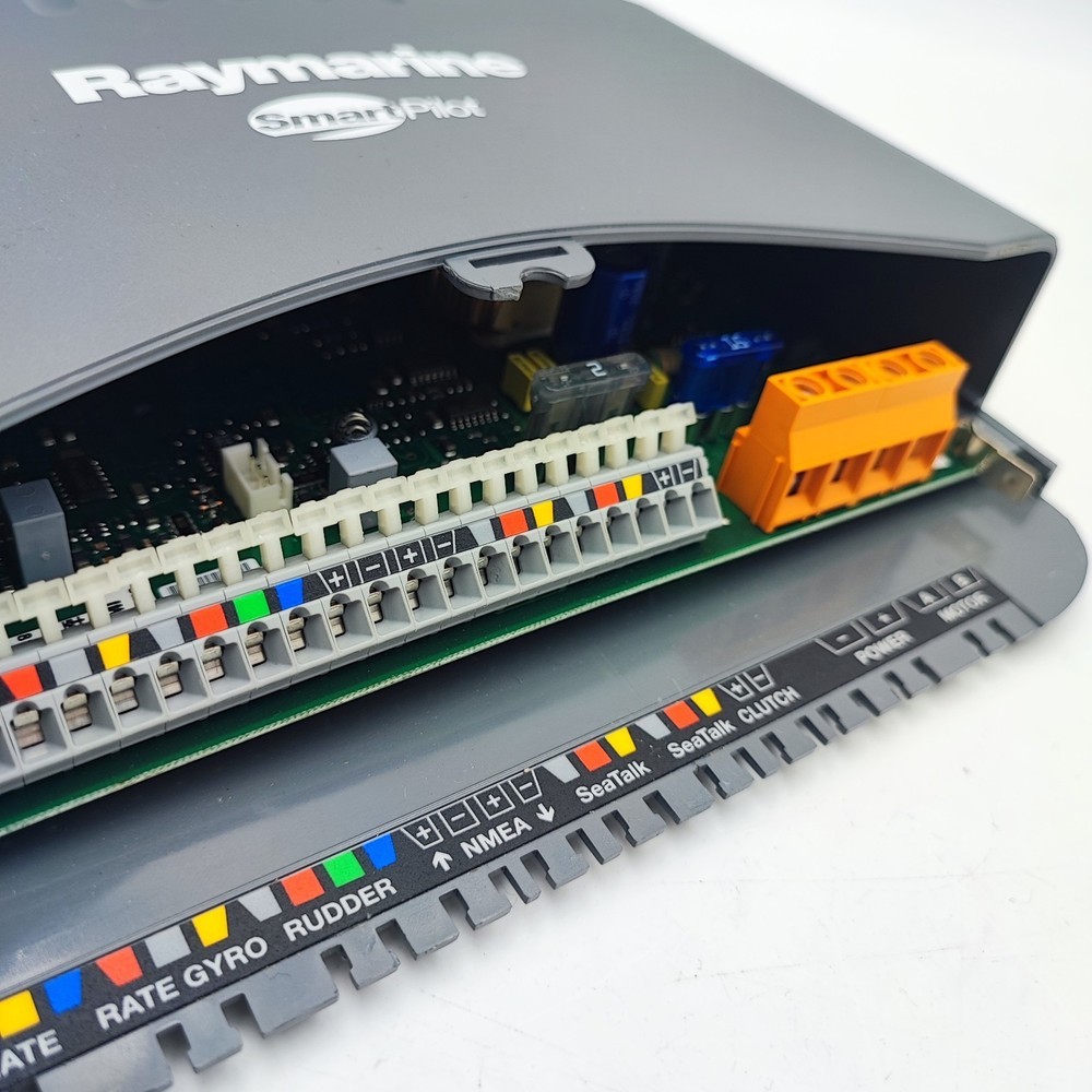 Raymarine S1 SmartPilot Autopilot Course Computer SmartPilot E15020 Wheelpilot