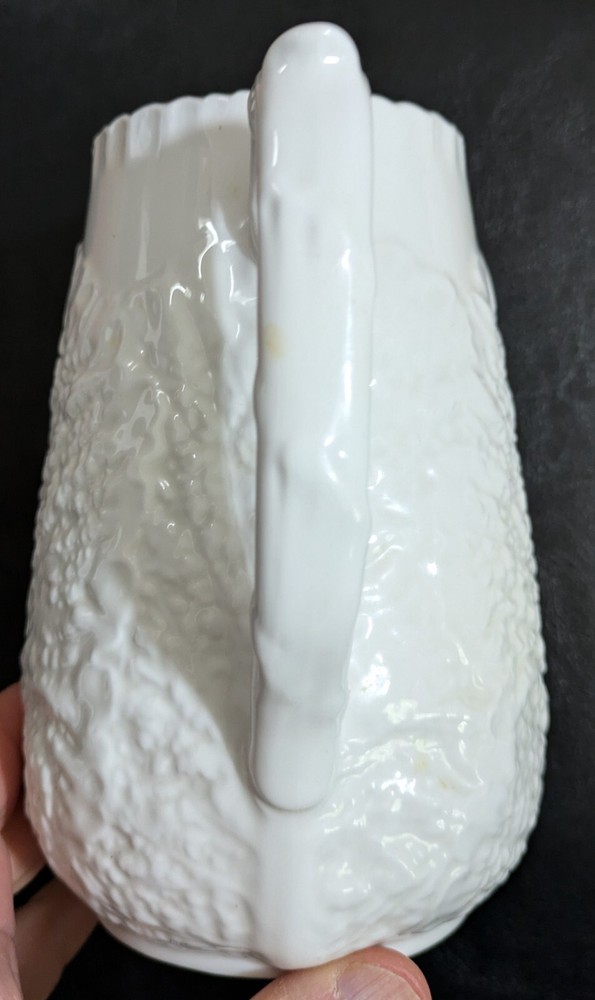 Spode SAVORY WHITE 6 1/2" Pitcher Embossed Cabbage Leaf 32 oz. Pitcher England