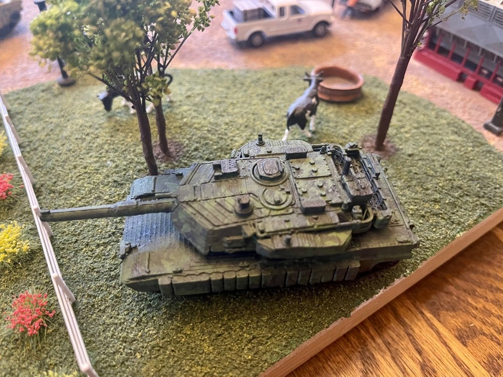 2 HO Scale M1A2 Abrams Army Tank | Hand Painted