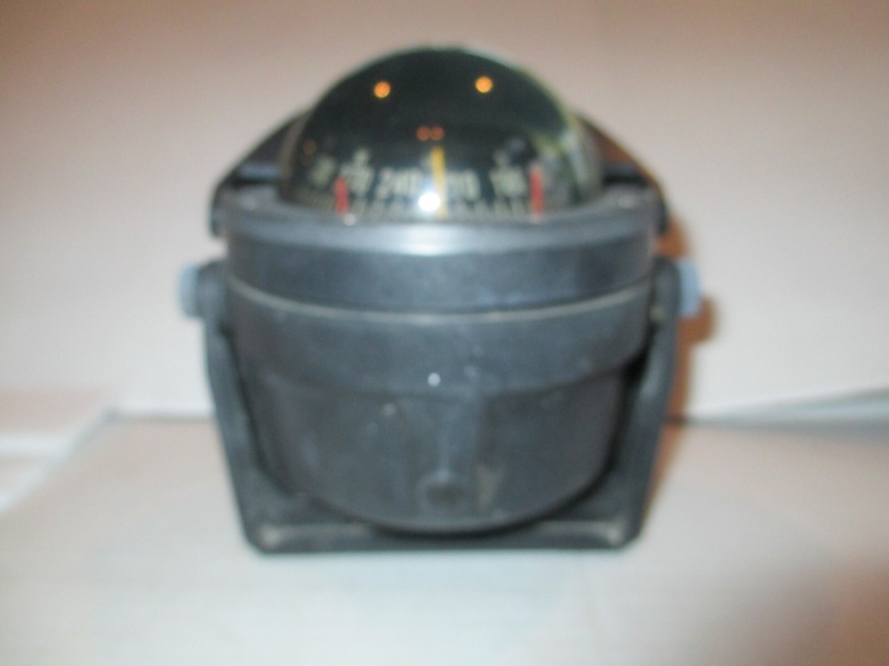 Ritchie B-81 Marine Boat Compass with Mounting Bracket C19