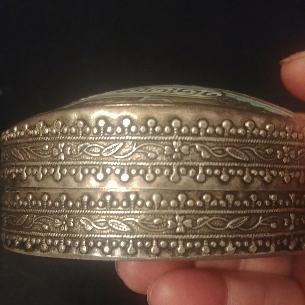 ANTIQUE EGYPTIAN Enamel Silvertone Hand Embossed Trinket Box Clam Shape