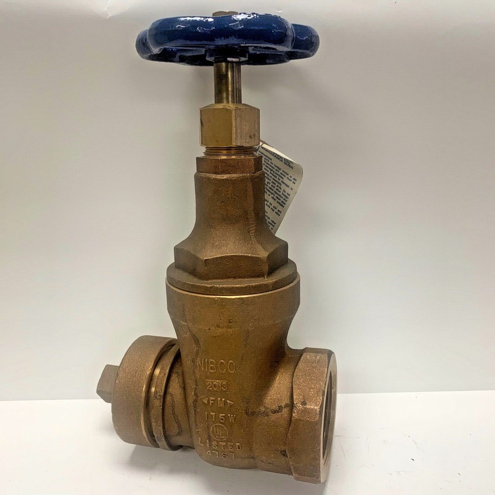 Nibco 2-1/2" Fire Hose Gate Valve - Bronze, Cap and Chain, T-103-HC