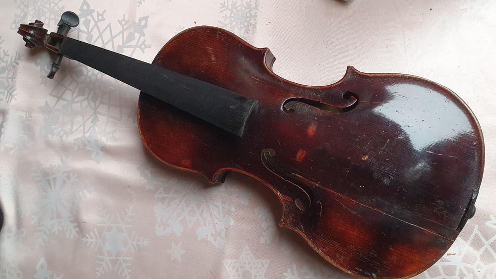old 4/4 Violin violon "Stainer" branding , 1 part BACK , needs repair!