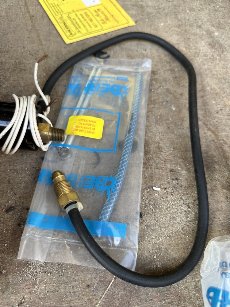 Bernard  E-Z FEED QUICK DISCONNECT FEEDER END