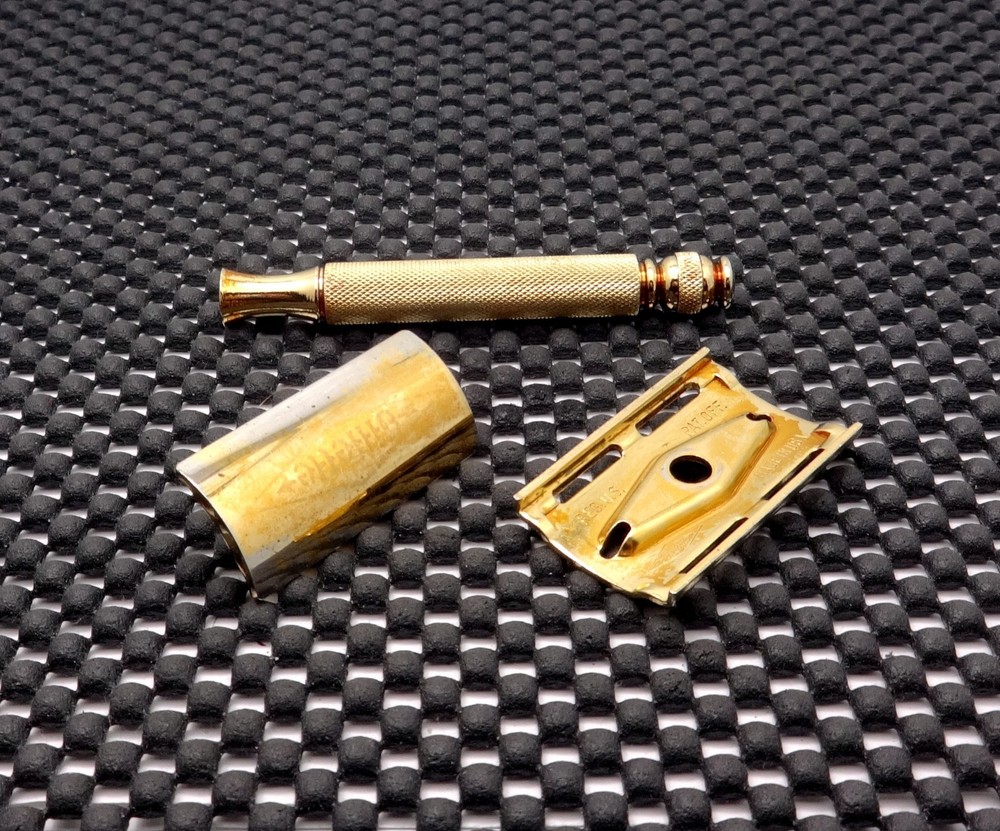Vintage 1940's Gillette Gold Tech DE Safety Razor Pre Date Code Clean
