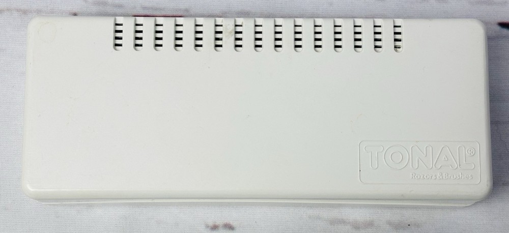 Tonal Razor with Case White & Gold