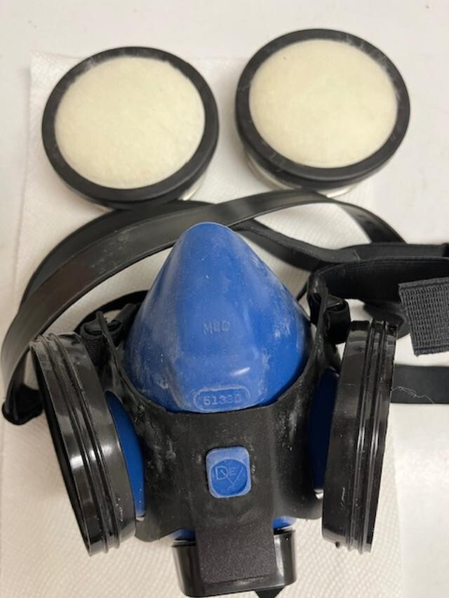 DeVILBISS MSP-521 L95 Medium Paint Spray Respirator NEW-Open Box