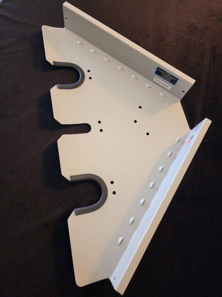 Karajen corner booth shelf