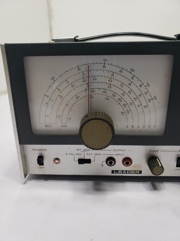 Vintage Leader Signal Generator LSG-16 Frequency Range Pre Owned Tested