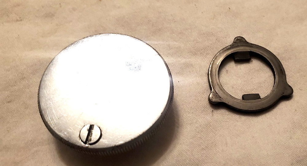 Singer 221 featherweight sewing Machine working tested stop motion knob