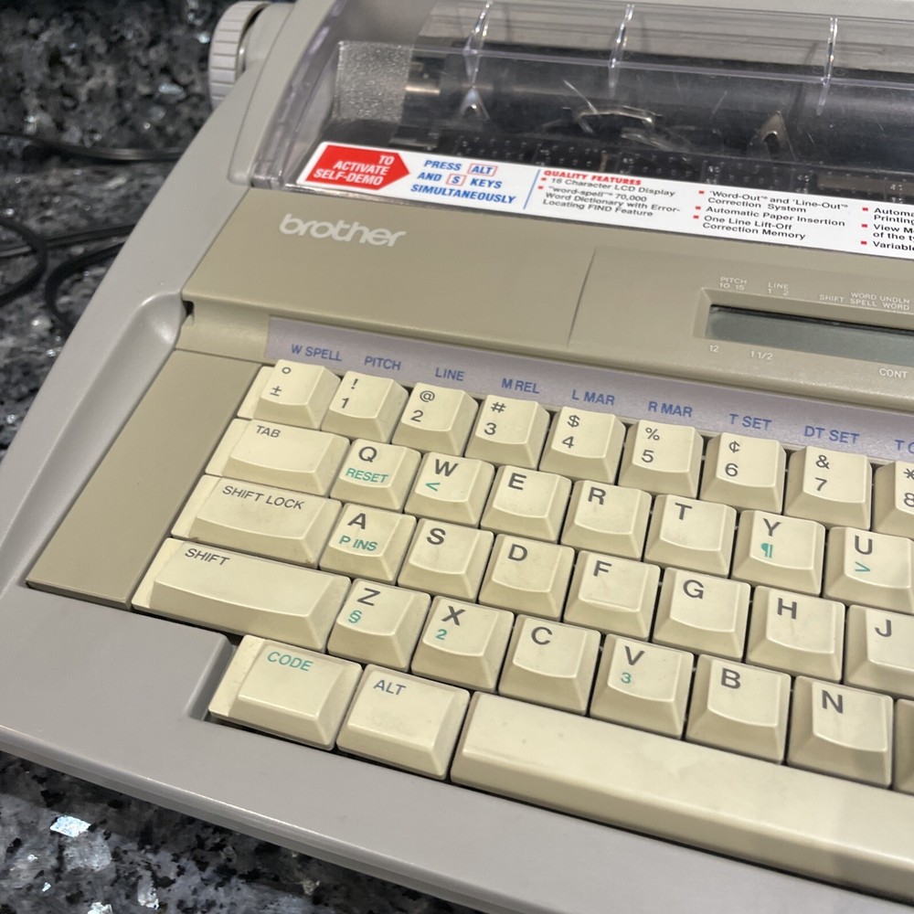 Brother SX-4000 Portable Electronic Typewriter - Needs Ribbon - READ