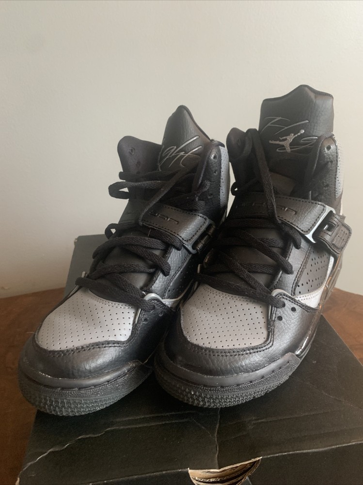 youth jordan flight size 4.5