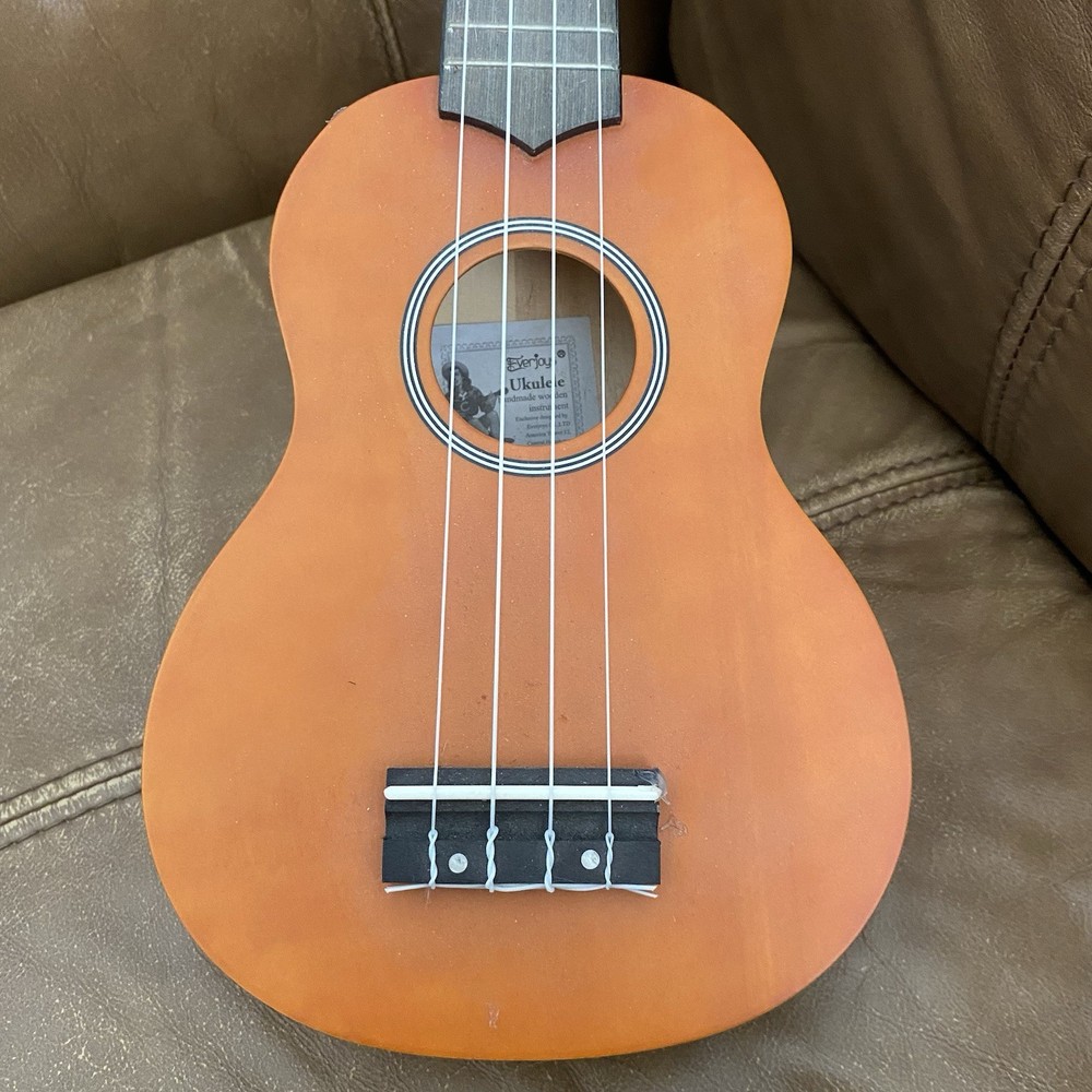 hawaiian ukulele Everjoy 21” *READ