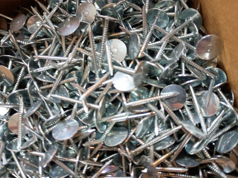 Handy Button Machine Co. Pivot Button 3/4" Tacks 25GR Partial Box