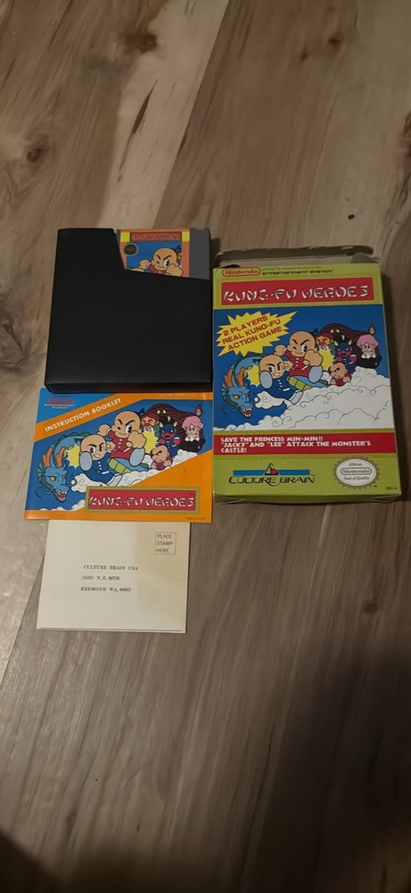 NES System Console / 2 Controllers / 1 Zapper / 4 Games / Read Description