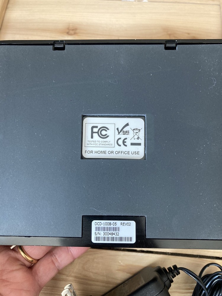 Savant DCD-100B-06 Table Top Charging and Control Dock for iPad 2 1