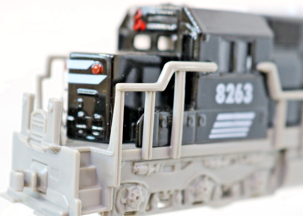 Freight Locomotive Pull Back Power Black & Silver 8263 Express Die Cast