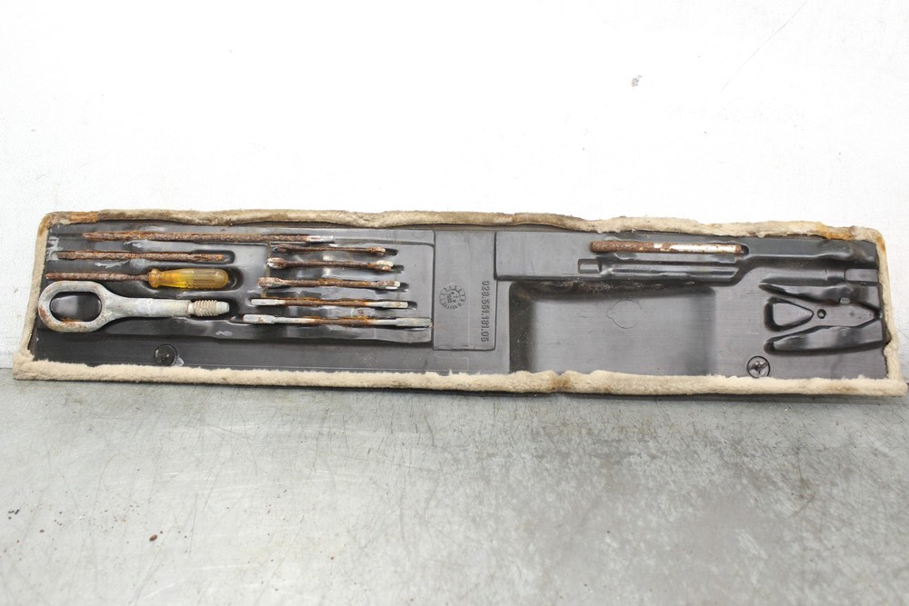 1983 PORSCHE 928 REAR HATCH TOOL KIT PANEL COVER Missing Some Tools OEM LM03